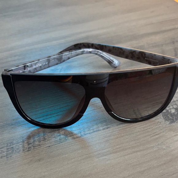 Stylish Black Sunglasses - THE COCOA - SNOW LEOPARD UNISEX - Picture 1 of 7